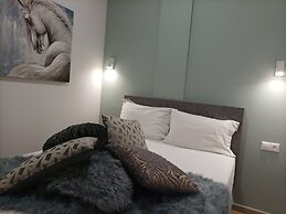 Atelier Deluxe Apt Must