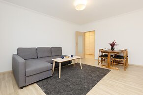 Modern Two-bedroom Warsaw by Renters