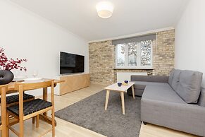 Modern Two-bedroom Warsaw by Renters