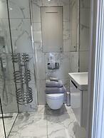 Beautiful 1-bed Studio in Bourne end