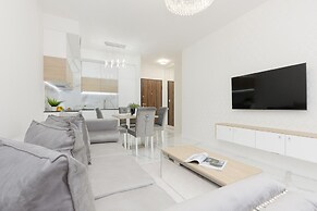 Wilanów Balcony & Parking by Renters