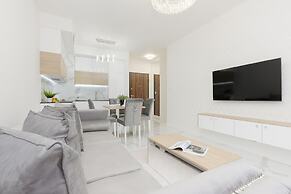 Wilanów Balcony & Parking by Renters