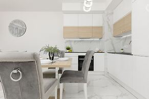 Wilanów Balcony & Parking by Renters