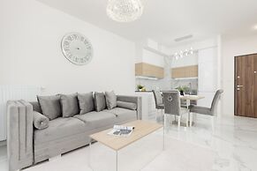 Wilanów Balcony & Parking by Renters