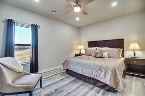 Near Shangri-la: Lake-view Monkey Island Home!