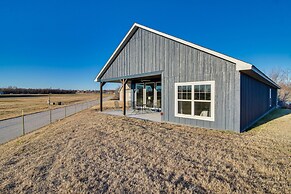Near Shangri-la: Lake-view Monkey Island Home!