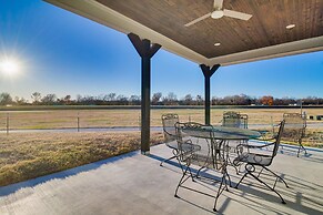 Near Shangri-la: Lake-view Monkey Island Home!