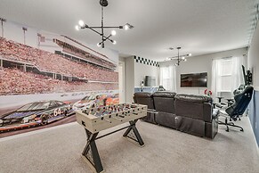 8 Mi to Disney: Spacious Home w/ Pool in Kissimmee