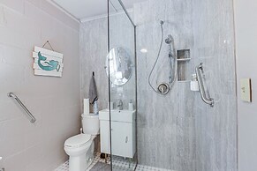 Pet-friendly Florida Escape w/ Patio & Fire Pit!