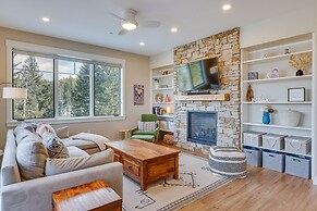 Winter Park Condo w/ Balcony ~ 4 Mi to Slopes