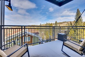 Winter Park Condo w/ Balcony ~ 4 Mi to Slopes