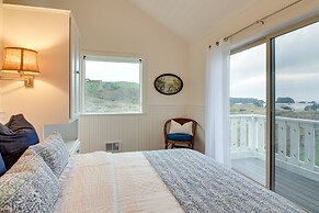 Scenic Bandon Vacation Rental w/ Beach Access!