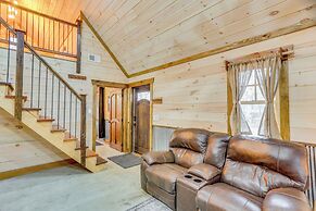 Peaceful Hiker's Hideaway w/ Deck on 1 Acre!