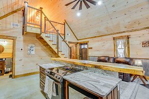 Peaceful Hiker's Hideaway w/ Deck on 1 Acre!