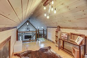 Peaceful Hiker's Hideaway w/ Deck on 1 Acre!