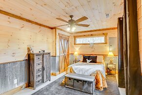 Peaceful Hiker's Hideaway w/ Deck on 1 Acre!