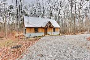 Peaceful Hiker's Hideaway w/ Deck on 1 Acre!