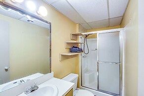 Shawnee Vacation Rental ~ 11 Mi to Kansas City!