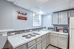 Shawnee Vacation Rental ~ 11 Mi to Kansas City!