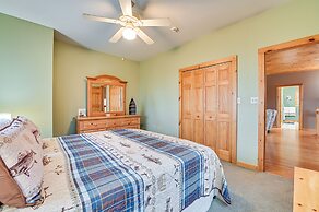 Secluded Adirondack Cabin ~ 5 Mi to Sacandaga Lake