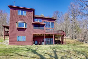 Secluded Adirondack Cabin ~ 5 Mi to Sacandaga Lake