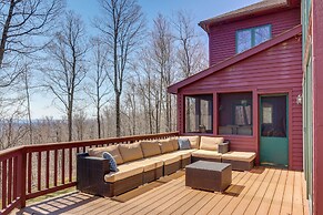 Secluded Adirondack Cabin ~ 5 Mi to Sacandaga Lake
