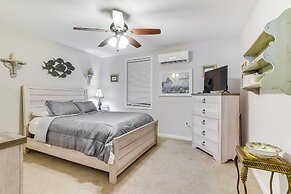 Galveston Vacation Rental: 2 Mi to Pleasure Pier!