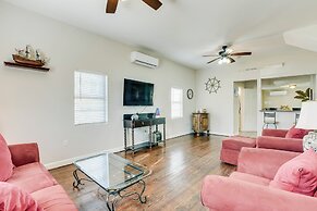 Galveston Vacation Rental: 2 Mi to Pleasure Pier!