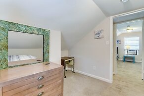 Galveston Vacation Rental: 2 Mi to Pleasure Pier!