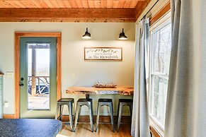 Bryson City Cabin: Deck & Mountain-view Hot Tub