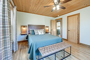 Bryson City Cabin: Deck & Mountain-view Hot Tub