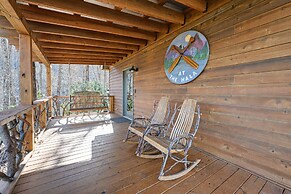 Bryson City Cabin: Deck & Mountain-view Hot Tub