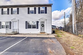 Bowling Green Townhome: 4 Mi to Lost River Cave!