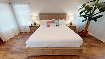 Miramar Palms #5 3 Bedroom Condo by RedAwning