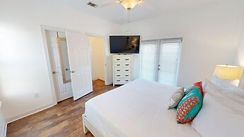 Miramar Palms #5 3 Bedroom Condo by RedAwning