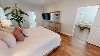 Miramar Palms #5 3 Bedroom Condo by RedAwning