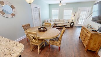 Miramar Palms #5 3 Bedroom Condo by RedAwning