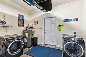 Miramar Palms #5 3 Bedroom Condo by RedAwning