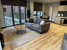 Spacious & Luxurious 2-bed Apartment in London