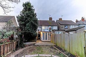 Beautiful 3-bed Cottage in Burnham-on-crouch