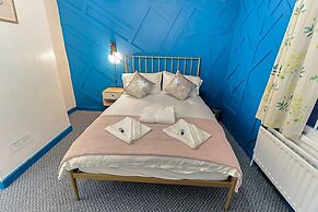 Beautiful 3-bed Cottage in Burnham-on-crouch