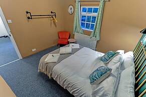 Beautiful 3-bed Cottage in Burnham-on-crouch