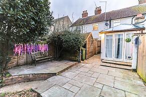 Beautiful 3-bed Cottage in Burnham-on-crouch