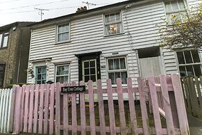 Beautiful 3-bed Cottage in Burnham-on-crouch