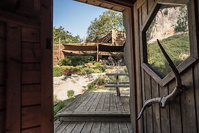 Prehistoric Lodge