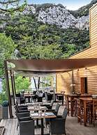 Prehistoric Lodge