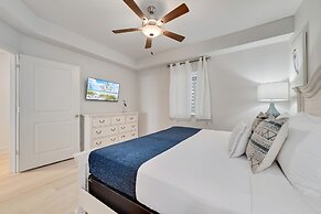 Charming 2bd/1.5ba Beachfront Condo w/ Pool View