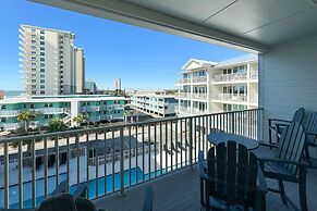 Charming 2bd/1.5ba Beachfront Condo w/ Pool View