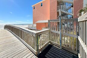 Charming 2bd/1.5ba Beachfront Condo w/ Pool View