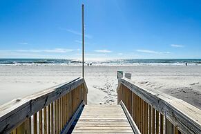 Charming 2bd/1.5ba Beachfront Condo w/ Pool View